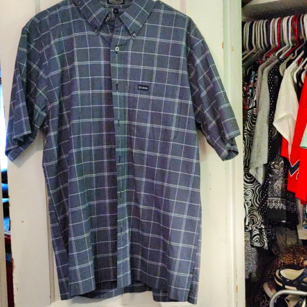 MEN'S IZOD SHORT SLEEVE BUTTON DOWN